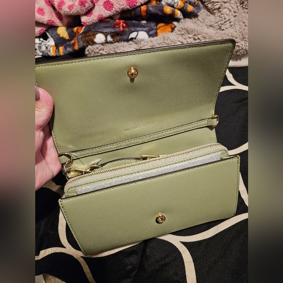 Michael kors crossbody wallet - Picture 6 of 8